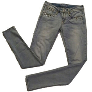 Bullhead Black Skinniest Light Wash Mid Rise Five Pocket Skinny Leg Denim Jean